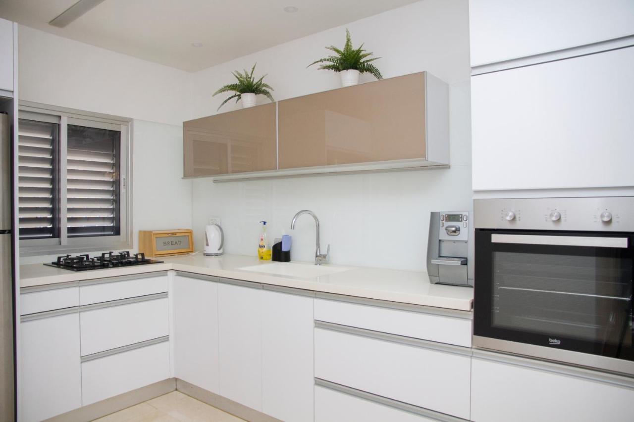 Apartments4You Etsel Bat Yam Eksteriør billede