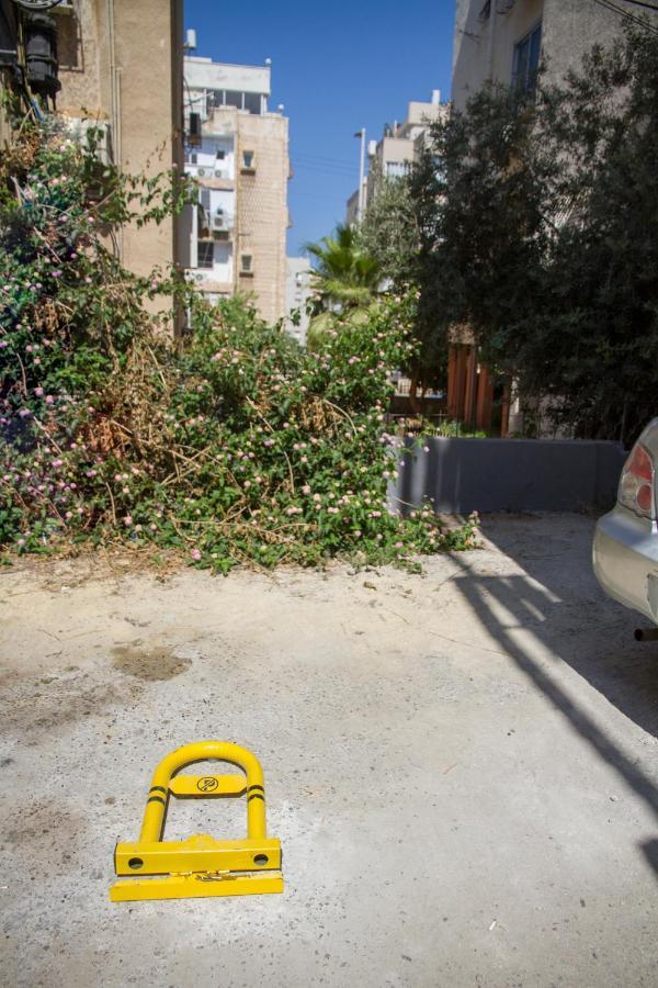 Apartments4You Etsel Bat Yam Eksteriør billede
