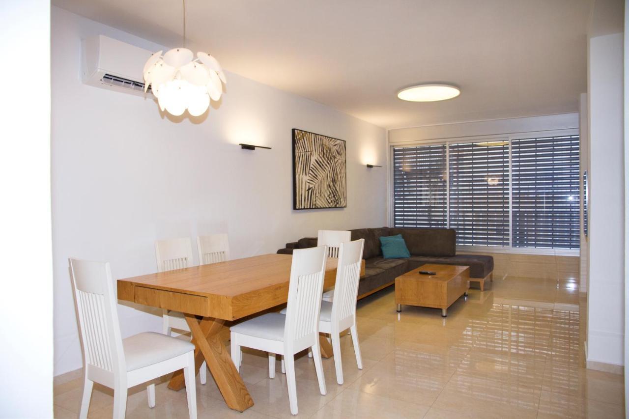 Apartments4You Etsel Bat Yam Eksteriør billede
