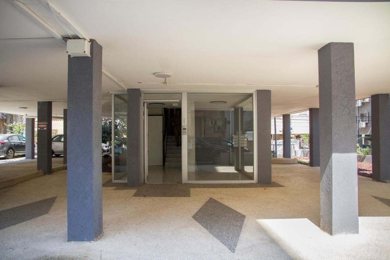 Apartments4You Etsel Bat Yam Eksteriør billede