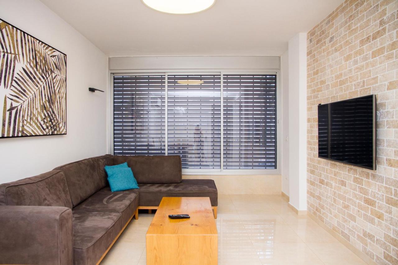Apartments4You Etsel Bat Yam Eksteriør billede