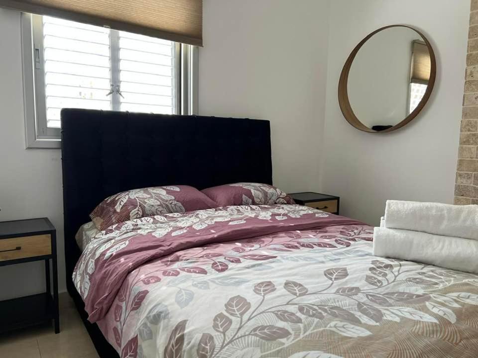 Apartments4You Etsel Bat Yam Eksteriør billede