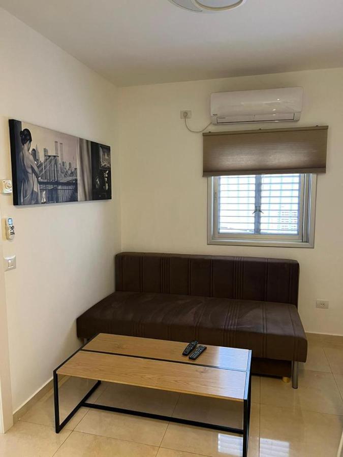 Apartments4You Etsel Bat Yam Eksteriør billede