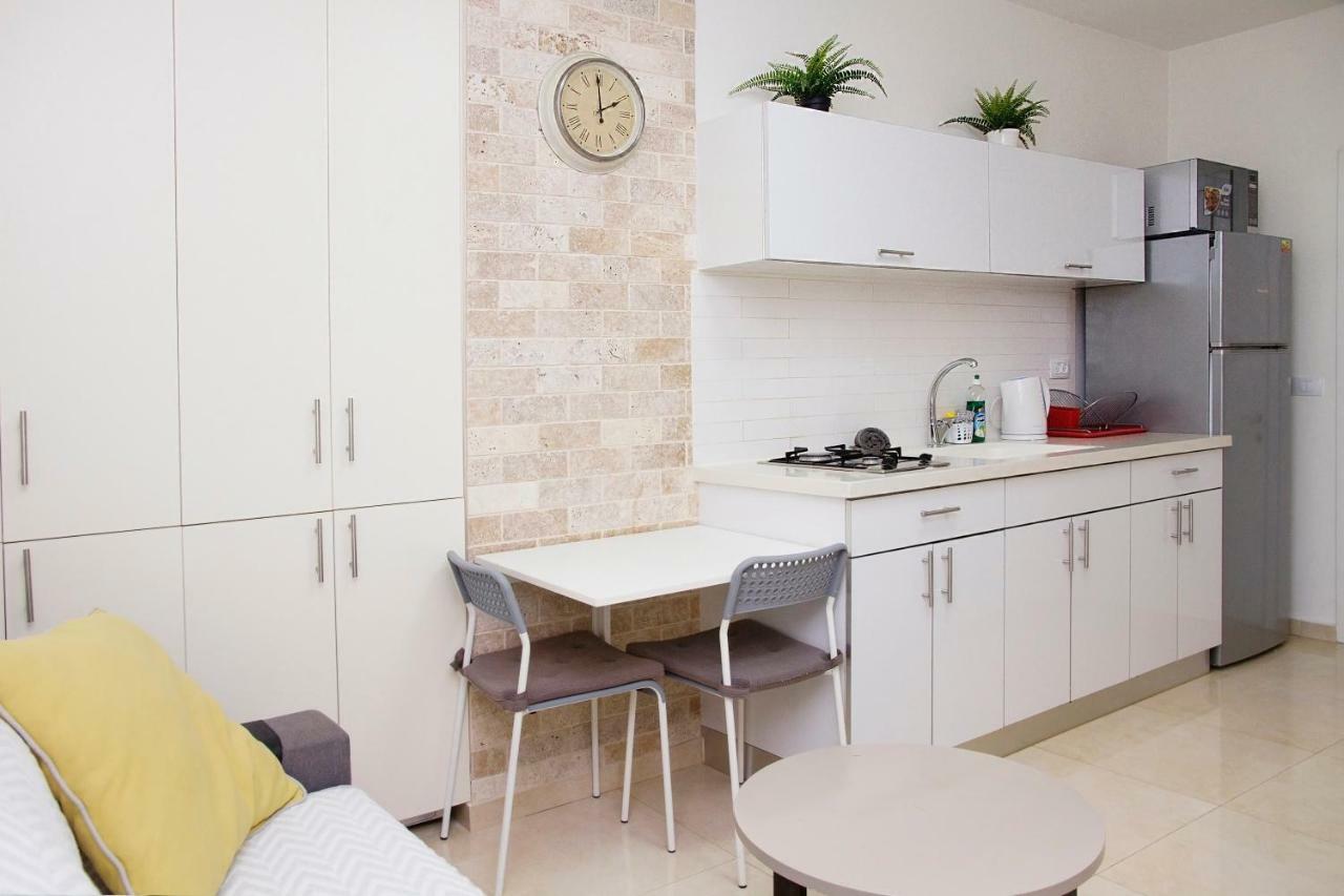 Apartments4You Etsel Bat Yam Eksteriør billede