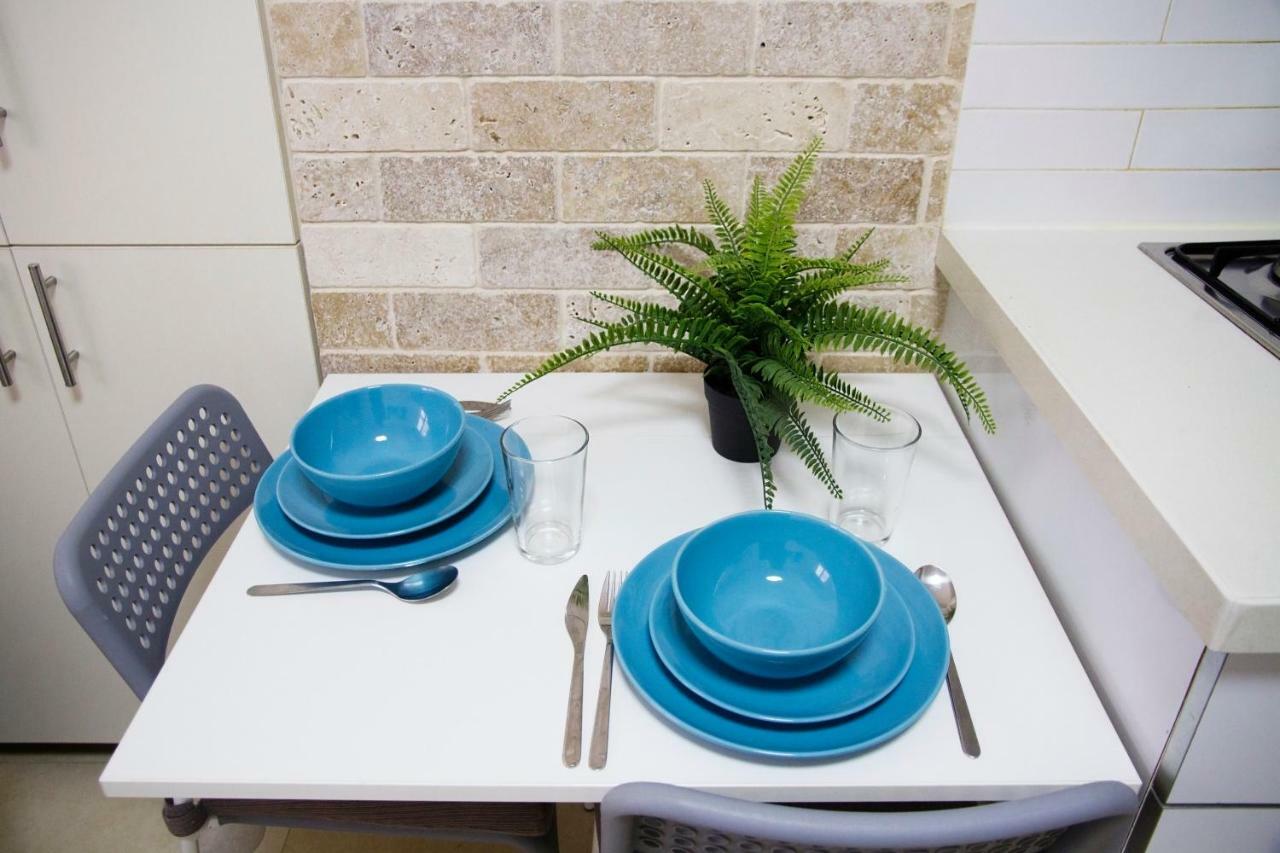 Apartments4You Etsel Bat Yam Eksteriør billede